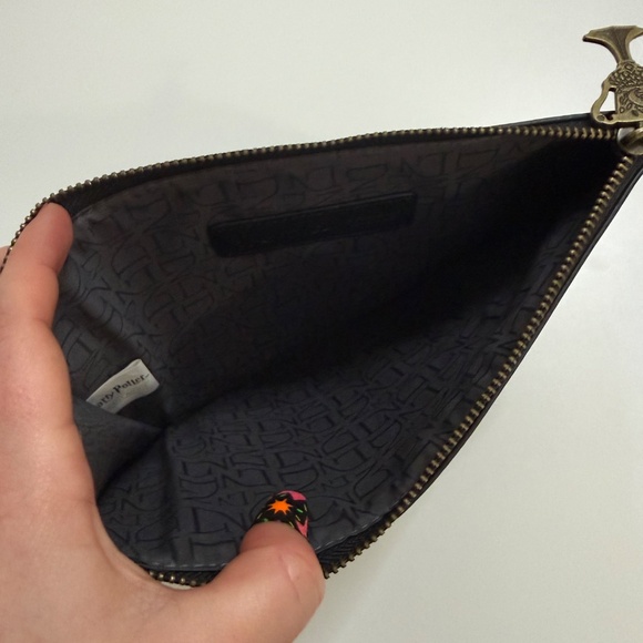 Danielle Nicole Harry Potter Horcrux Collection Helga Hufflepuff Cup Clutch Bag - Picture 5 of 7